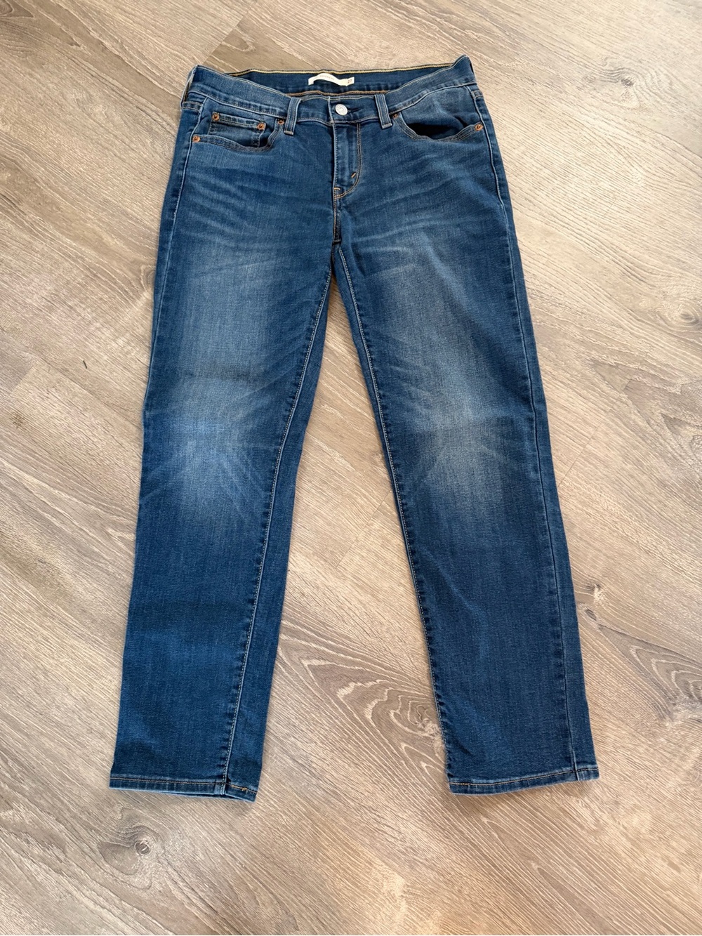 Levi Strauss Women's Boyfriend Jeans in Faded Dark Blue Size 27